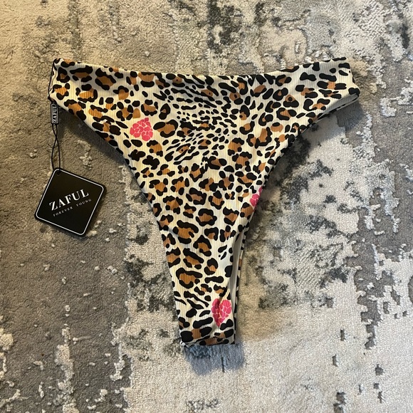 ZAFUL Ribbed Leopard Heart Print High Leg Bikini Bottom - Light Coffee M - Picture 2 of 7